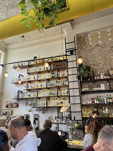 פימפינלה- פולחן ערק ודגים - תל אביב-יפו