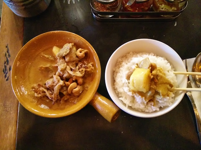 טייגר לילי - הסעדה