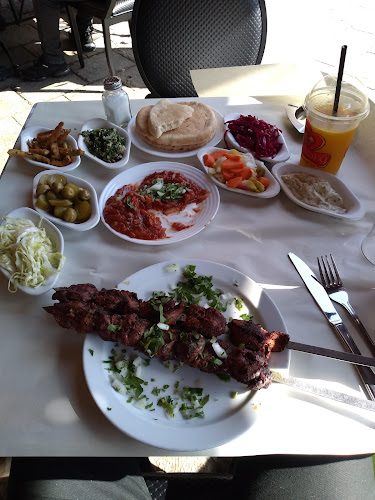 מסעדת חיים יפרח ובניו - הסעדה