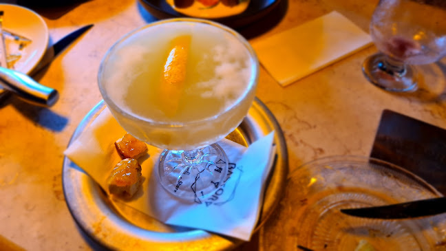 בסטורי - הסעדה