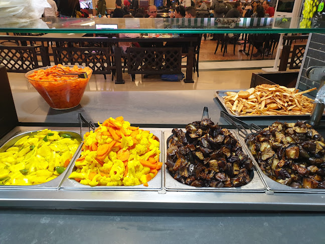 שווארמה העגלה-קריון (כשר) - הסעדה