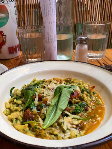 ביצ'יקלטה - הסעדה