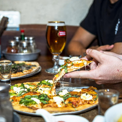 שבתאי פיצה ובירה אבן יהודה - אבן יהודה