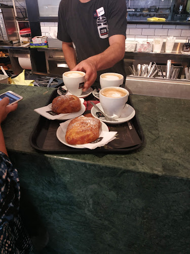 Opinii despre ארומה אספרסו בר în תל אביב-יפו - הסעדה