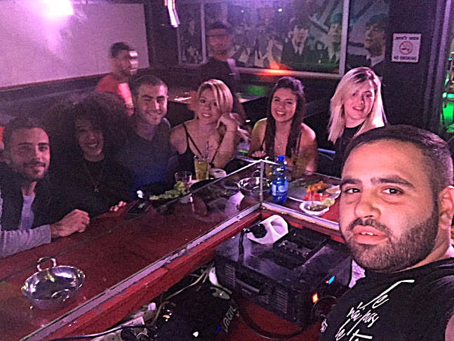 ביטלס - הסעדה