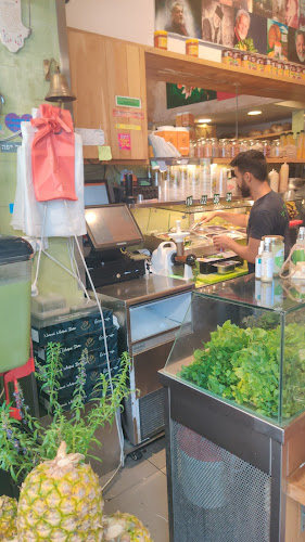 Comentarii opinii despre עוזי אלי איש האתרוגים - שוק הכרמל תל אביב