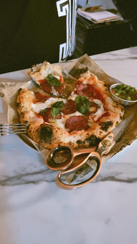 בר 30 - הסעדה