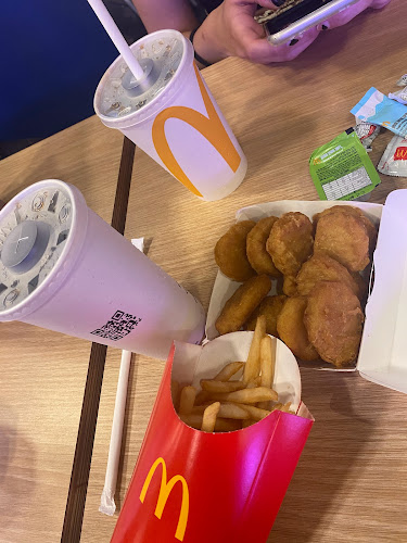 Opinii despre מקדונלד'ס - פלאנט ירושלים în ירושלים - הסעדה