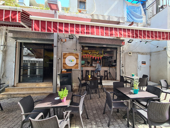 פיש אנד צ'יפס מרקט, דגי אלי