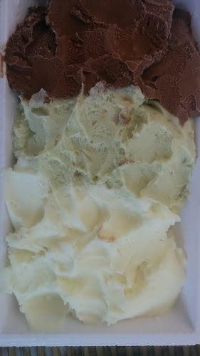 מיכאל גלידה מסטיק - הסעדה