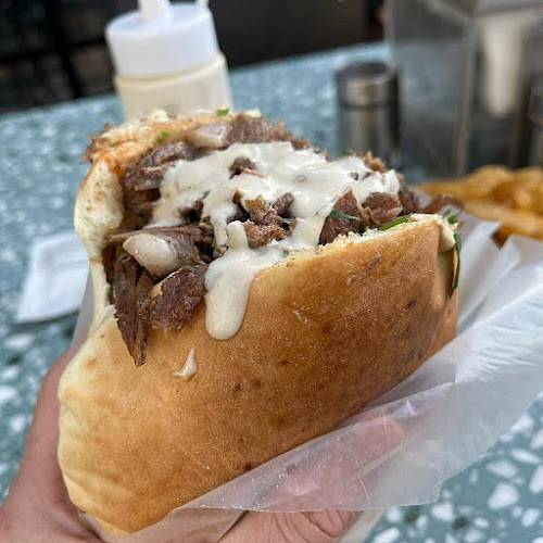 שווארמה שמש - הסעדה