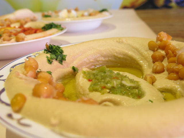 חומוס בר אושימרקט