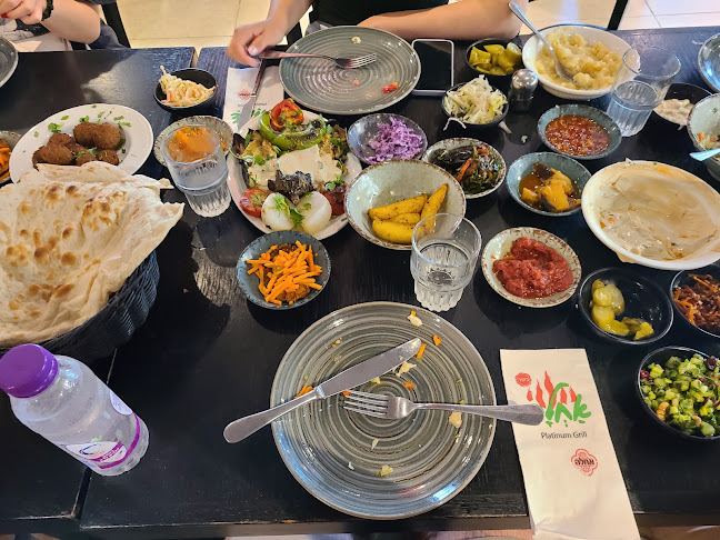 מסעדת אחלה פתח תקווה - הסעדה