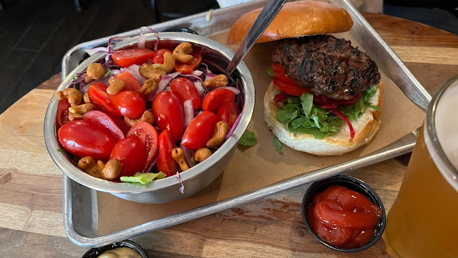 בנץ ברדרס פלורנטין - הסעדה