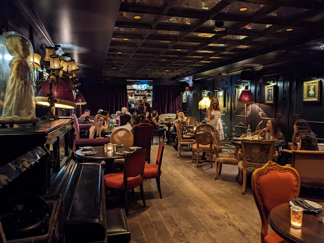 פנטסטיק - הסעדה