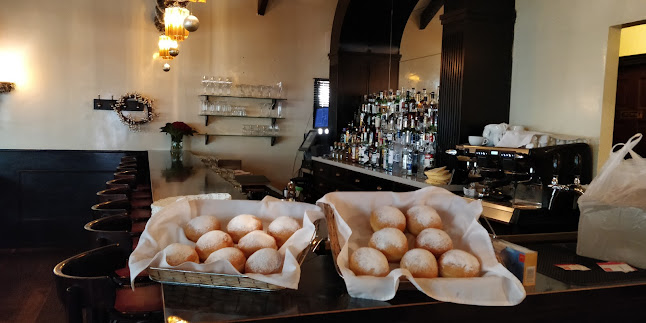 זוני - הסעדה