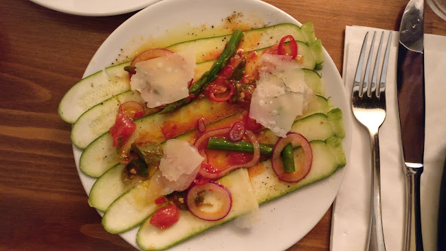 אחוזת בית 3 - הסעדה