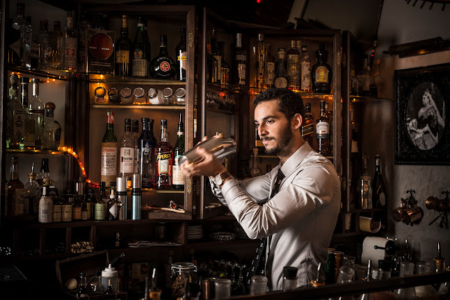 אימפריאל קוקטייל בר - הסעדה