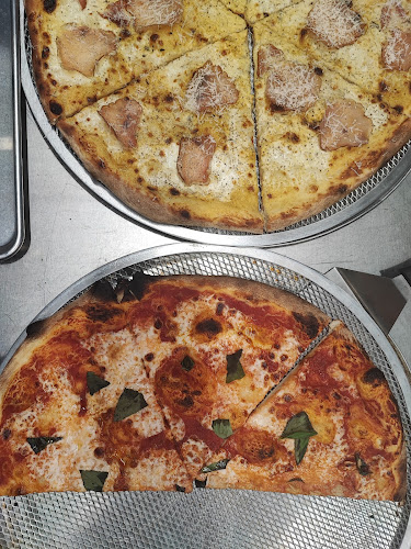 Punto pizza. פונטו פיצה.