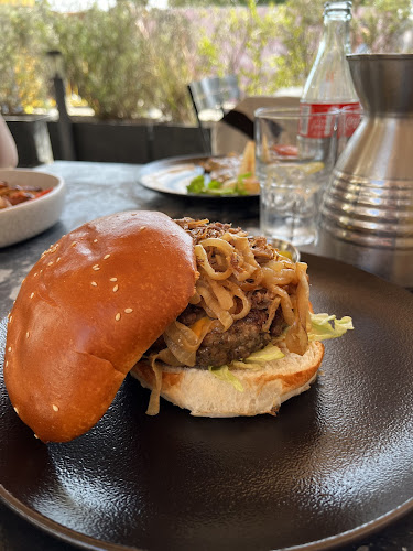 מוזס - הסעדה