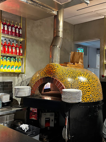 לה טיגרה - הסעדה