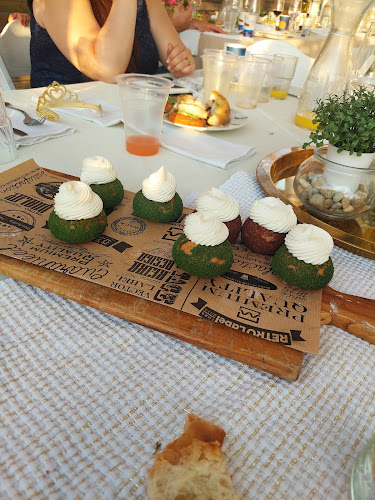 ג'ויס - הסעדה