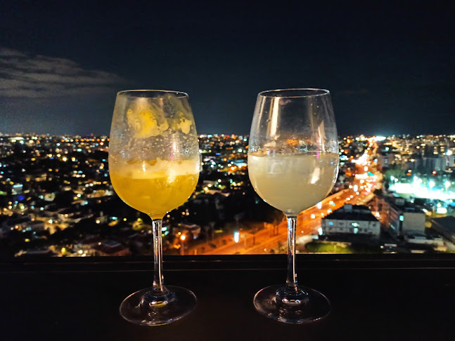 Opinii despre רופטופ בר în רעננה - הסעדה