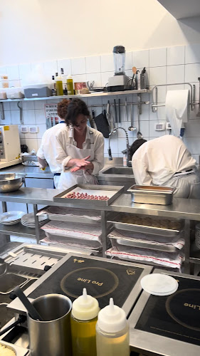 Comentarii opinii despre Lava