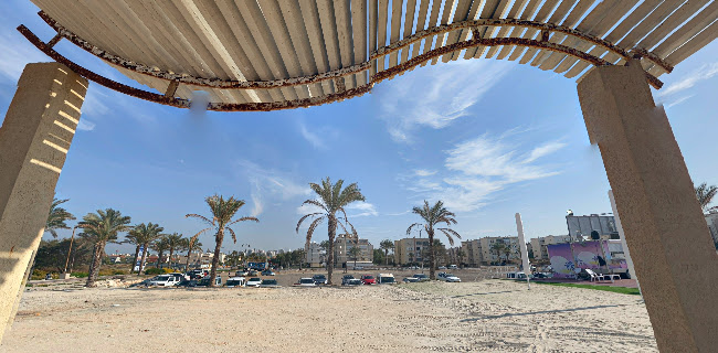 חוף הבתולה מסעדה