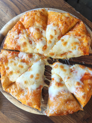 פיצה דלה פיאצה דרך חברון/ Pizza Della Piazza - הסעדה