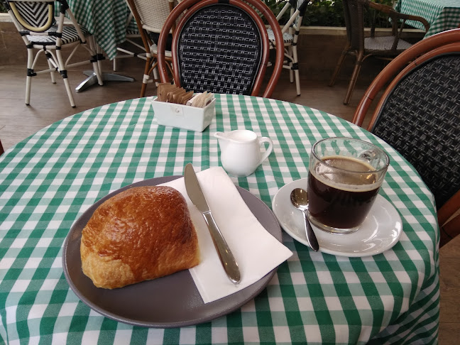 לחם ועוד - הסעדה