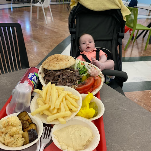 שווארמה העגלה-קריון (כשר) - הסעדה