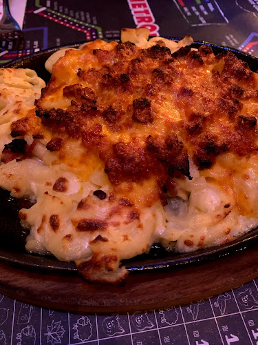 יומנגס כפר סבא - הסעדה