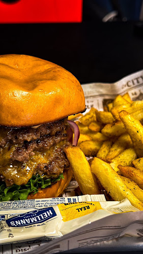 פלאש בורגר - הסעדה