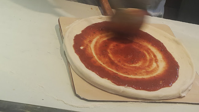 פיצה פאי הוד השרון - הסעדה