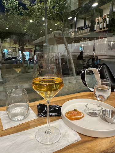 יין וחברים - הסעדה