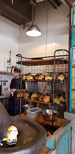 מזנון ברמת החיל Miznon by Eyal Shani - הסעדה