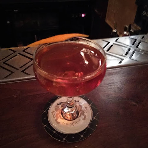 אימפריאל קוקטייל בר - הסעדה