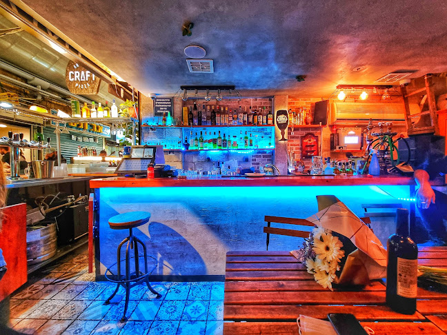 עאיישה - אוכל, שתיה, חברים - Ayesha - falafal bar