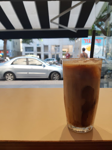 קפטיש – קפה קלוי במקום בתל אביב. Cafetish – Neighborhood Coffee Roastery in Tel Aviv - הסעדה