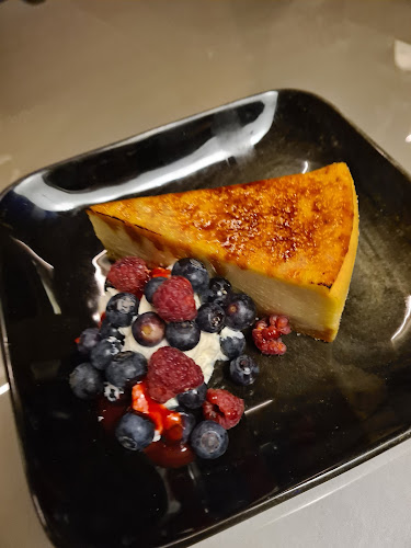 Pop and pope - תל אביב-יפו