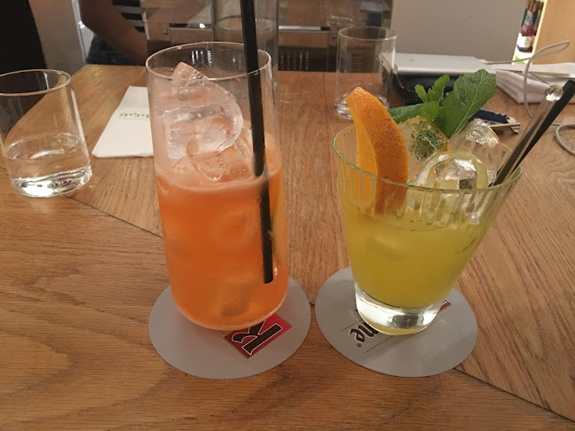 רביבה וסיליה - הסעדה