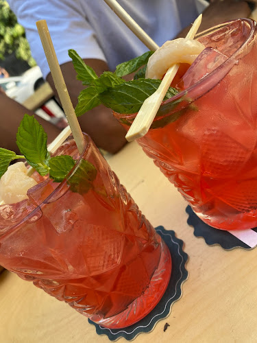 AKBAR בשוק הפשפשים אקבר - בר מסעדה