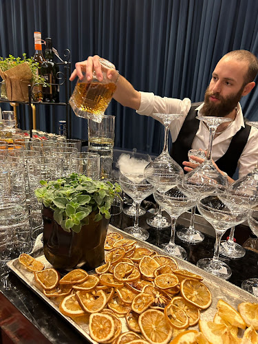 Dr Bar service - הסעדה