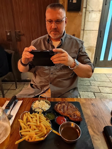 Burgers Bar | בורגרס בר | המבורגר כשר גבעה צרפתית ירושלים - הסעדה