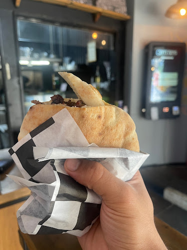 פיתה רחוב רמת גן - רמת גן