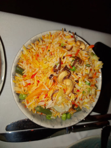 טנדורי Lands End TLV - הסעדה