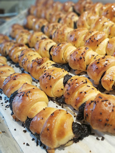 פריך פטיסרי שמדבר עברית - ירושלים