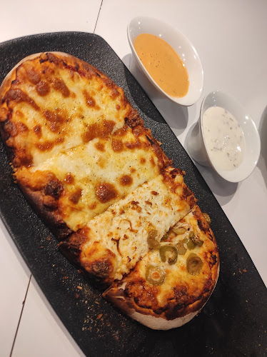 יוברי גלידריה / יו - מסעדה חלבית