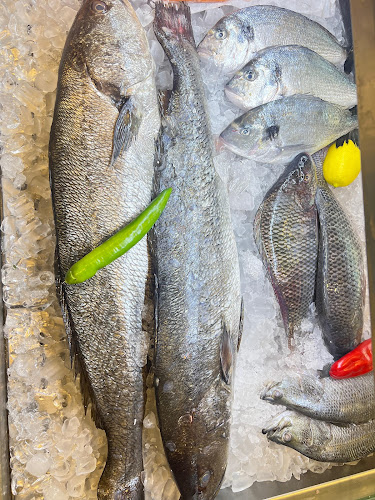 פיראוס דגים - פתח תקווה